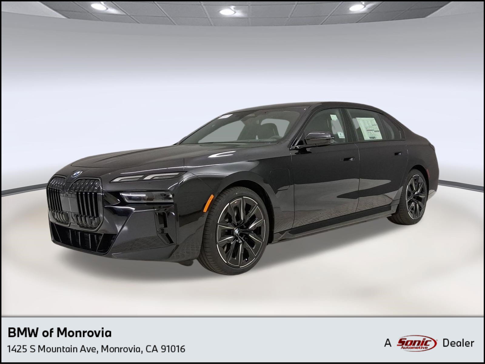 New 2026 BMW 750e xDrive w/ Premium Package AWD/4WD image 1