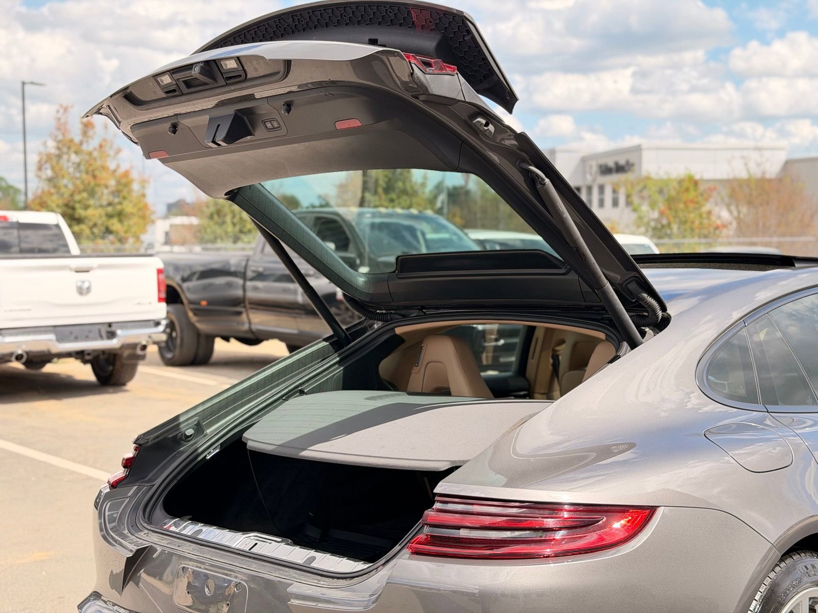 Used 2018 Porsche Panamera 4 image 55