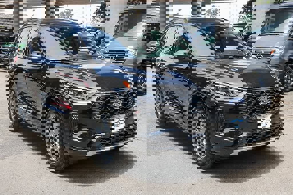 New 2024 Ford Escape ST-Line w/ Equipment Group 301A image 3