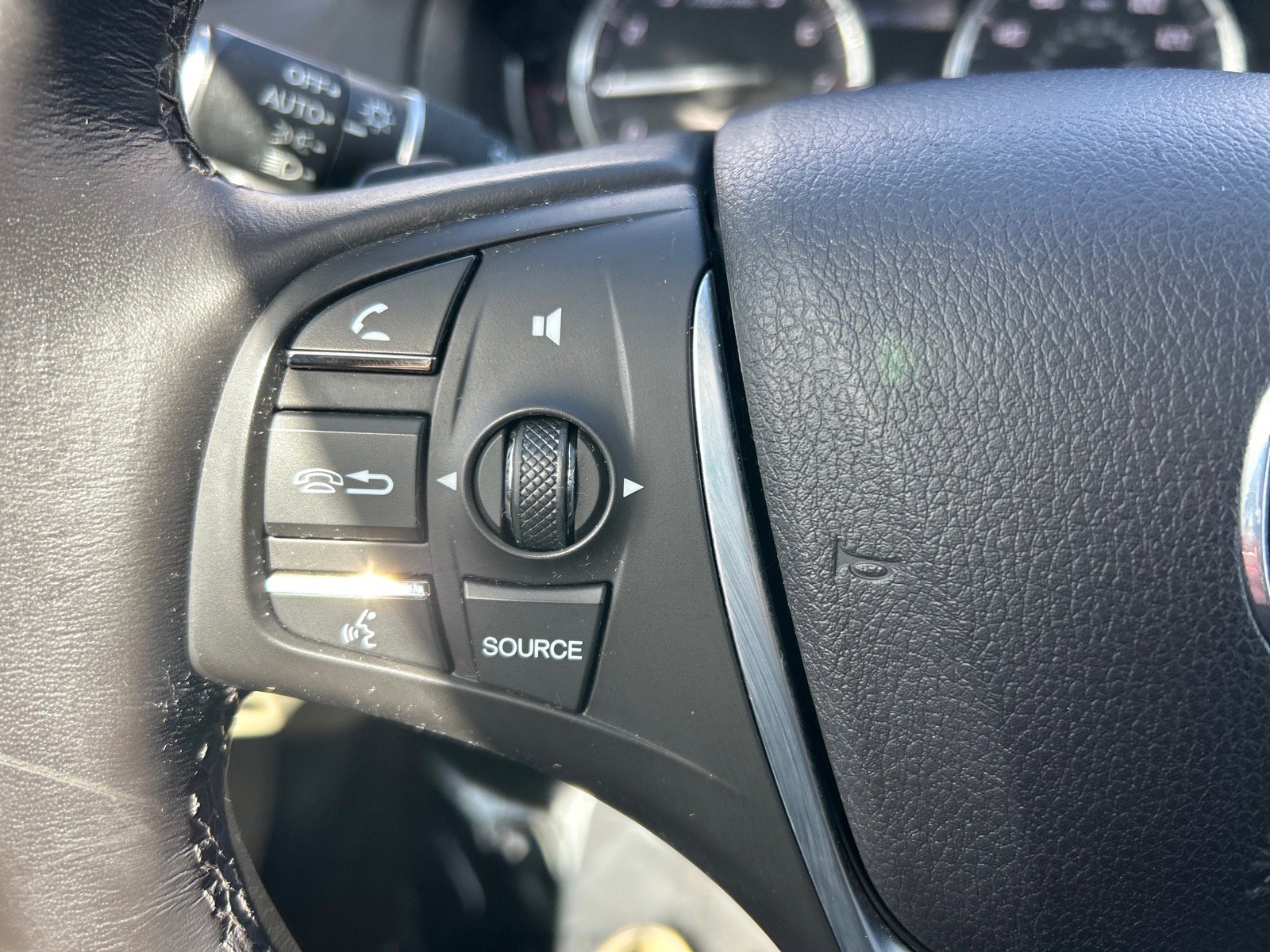Used 2016 Acura TLX image 21