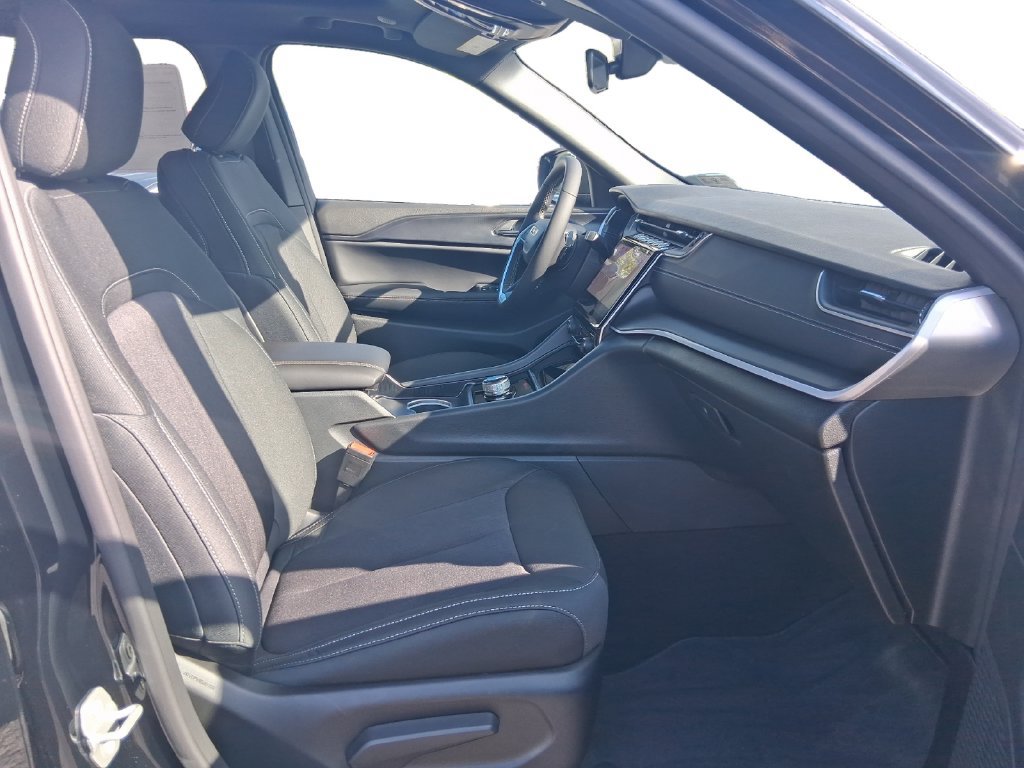 New 2027 Jeep Grand Cherokee Laredo X AWD/4WD image 28