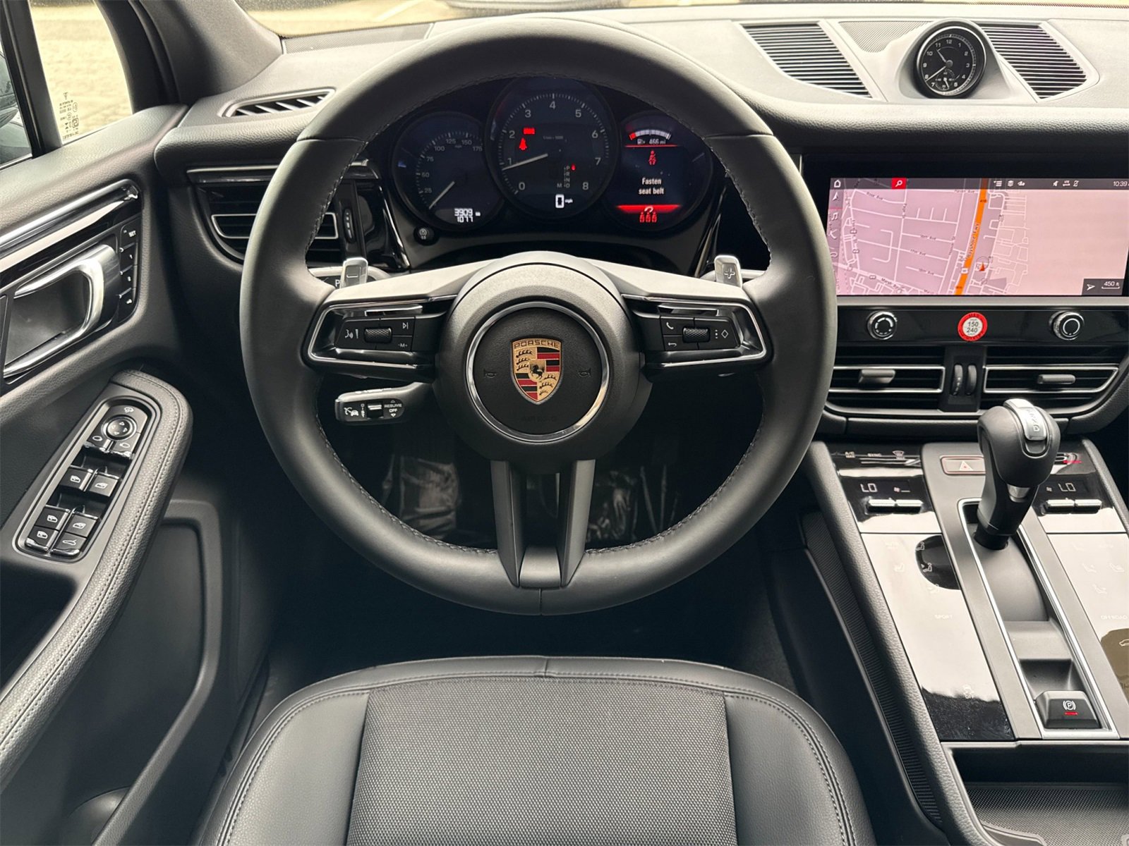 Used 2025 Porsche Macan image 16