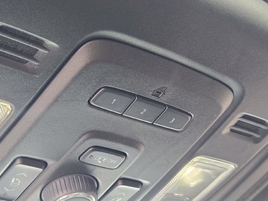 Used 2022 GMC Yukon Denali AWD/4WD image 46