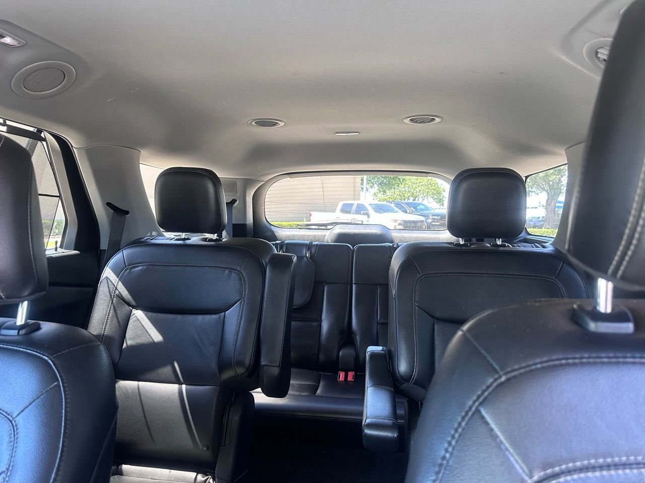 Used 2022 Ford Explorer Limited w/ Equipment Group 301A RWD image 14