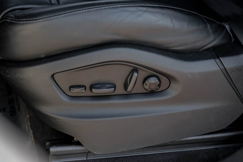 Used 2022 Porsche Cayenne AWD/4WD image 37
