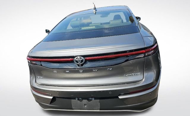Used 2023 Toyota Crown Limited image 10