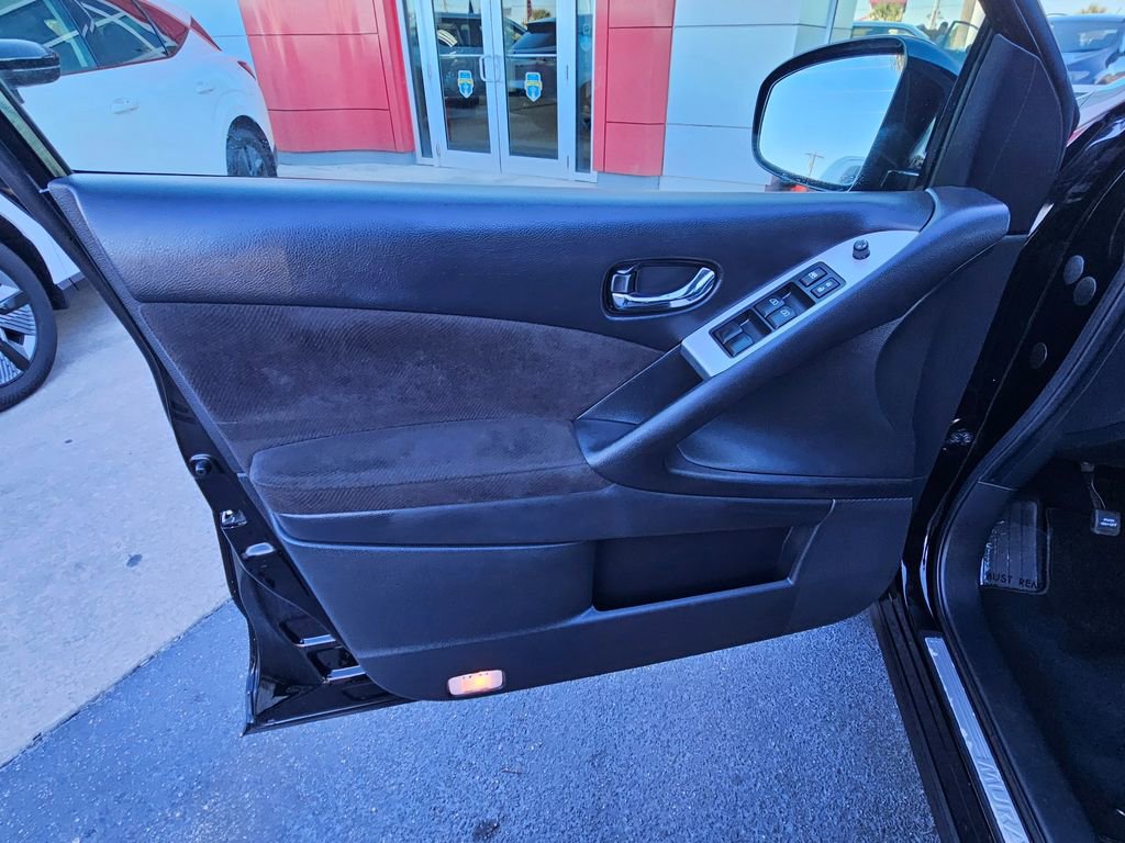 Used 2013 Nissan Murano SV w/ Value Pkg image 12