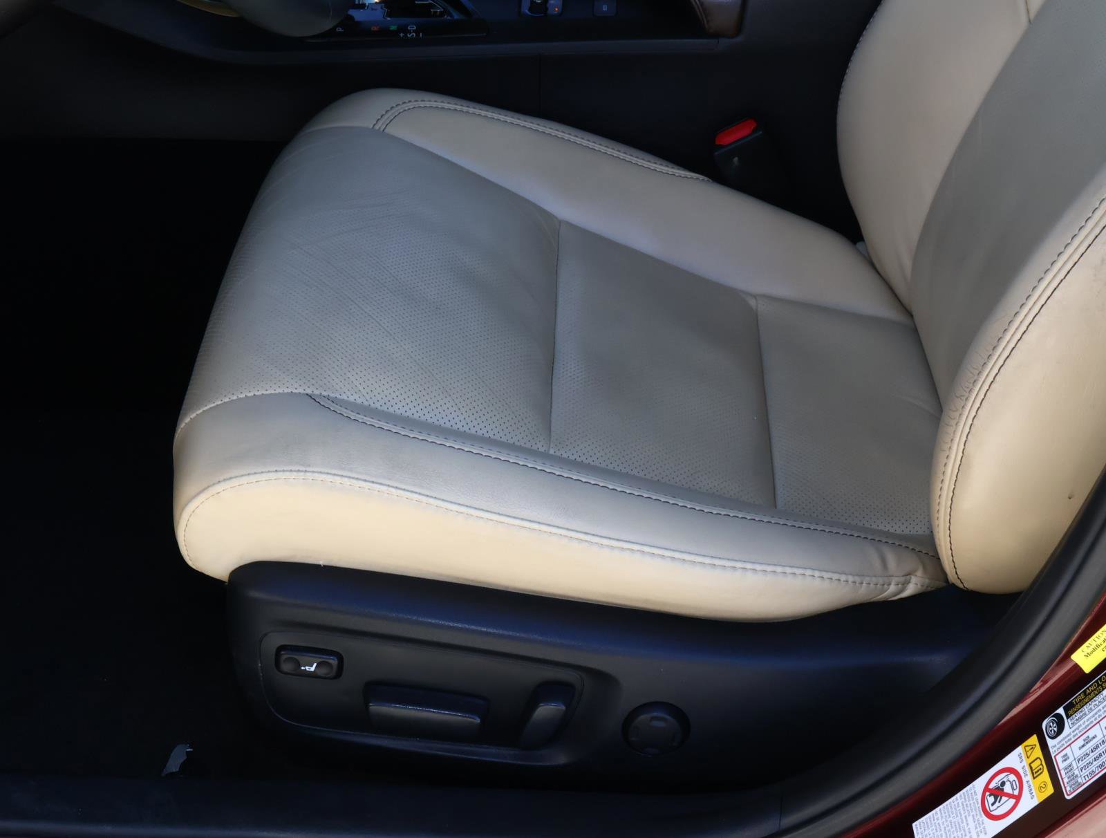 Used 2016 Toyota Avalon Limited w/ Toyota Safety Sense Package image 15