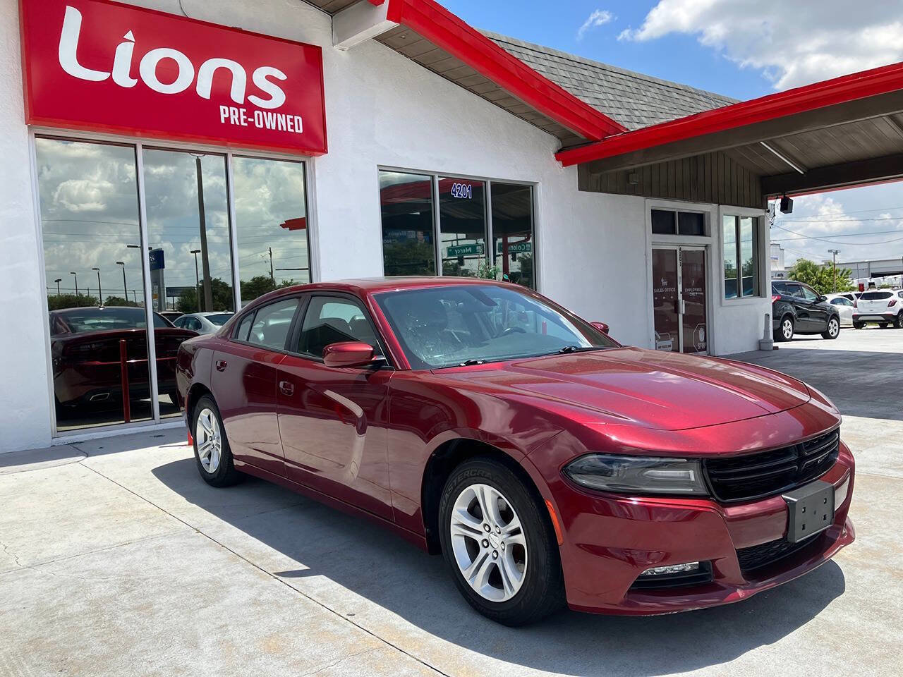 Used 2019 Dodge Charger SXT w/ Leather Interior Group image 6