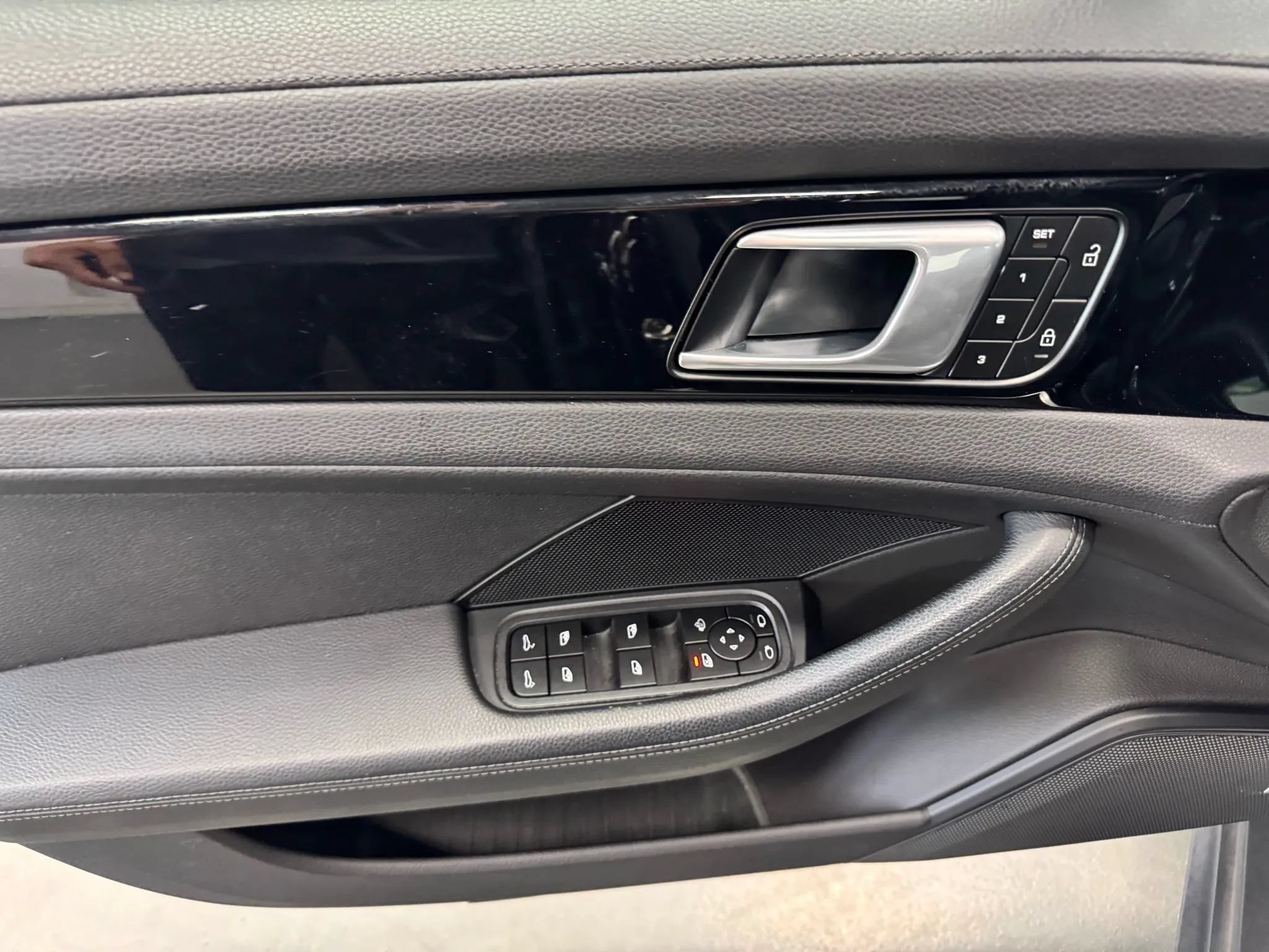 Used 2022 Porsche Panamera 4 AWD/4WD image 25