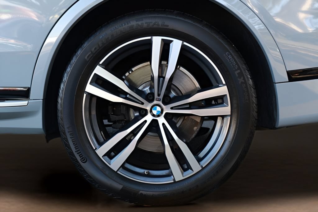 Used 2026 BMW X7 xDrive40i AWD/4WD image 7