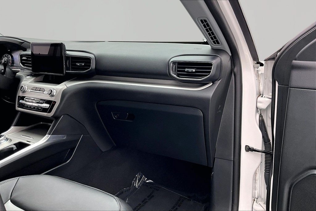 Certified 2024 Ford Explorer XLT AWD/4WD image 17