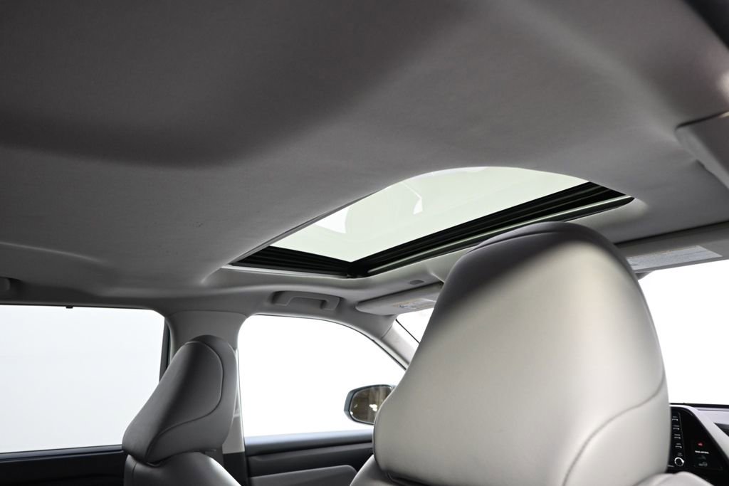 Used 2022 Toyota Highlander XLE image 17