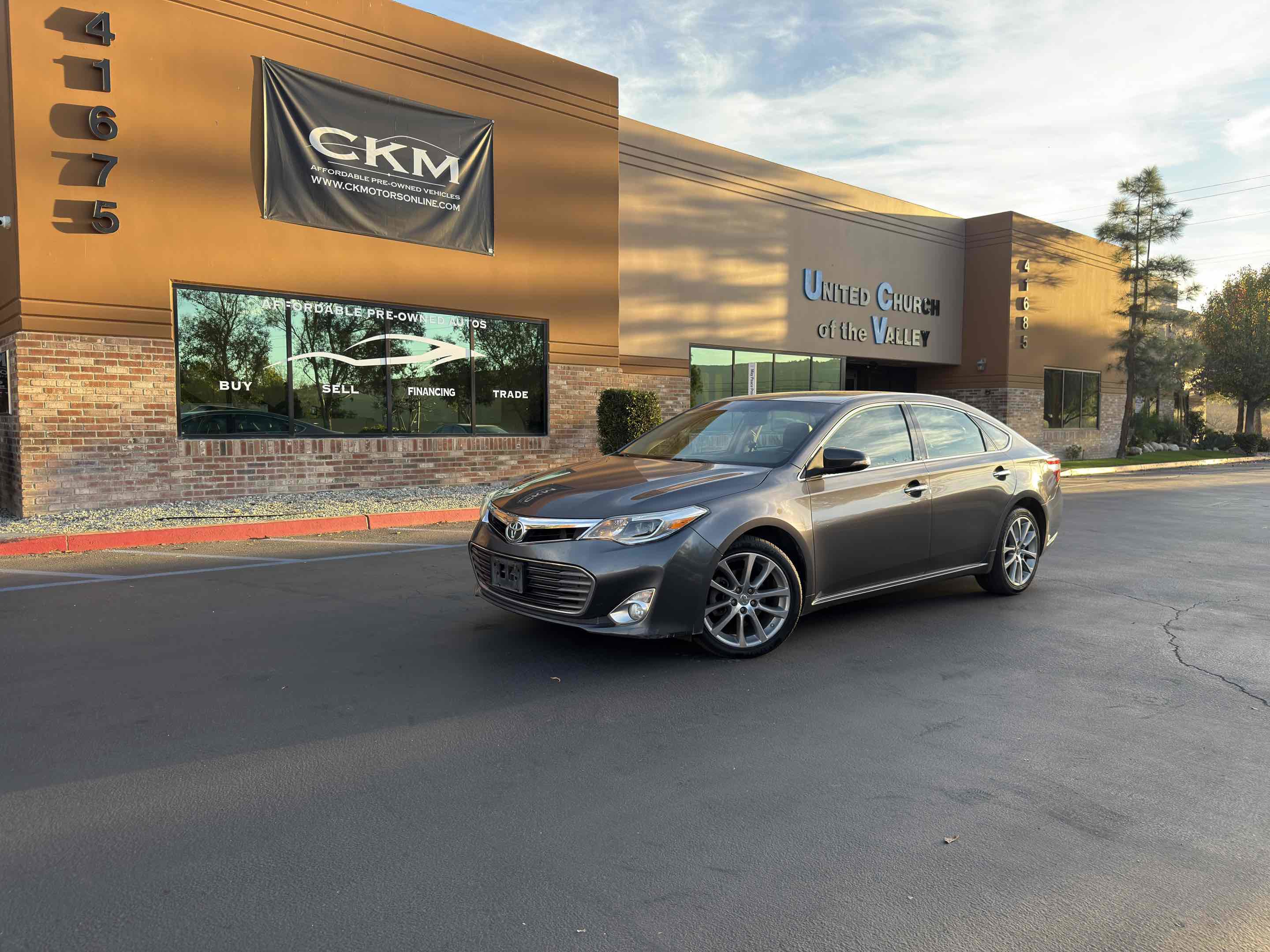Used 2014 Toyota Avalon XLE Touring image 3