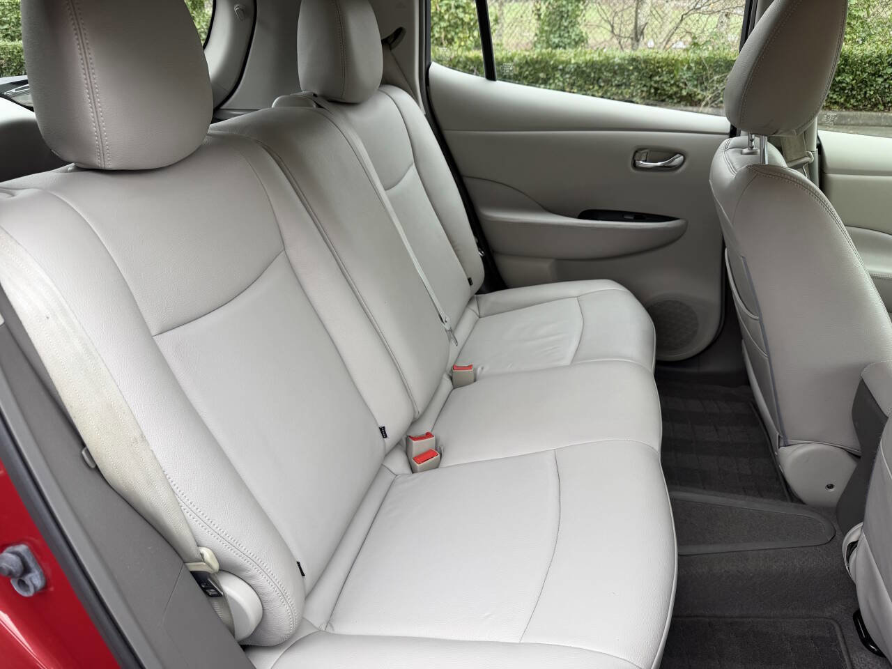 Used 2012 Nissan Leaf SL image 28