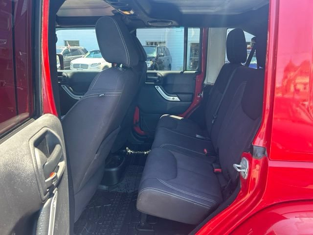Used 2014 Jeep Wrangler Unlimited Sahara w/ Mopar Chrome Edition Group AWD/4WD image 15