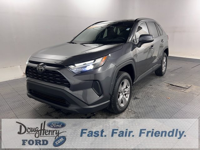 Used 2022 Toyota RAV4 XLE image 1