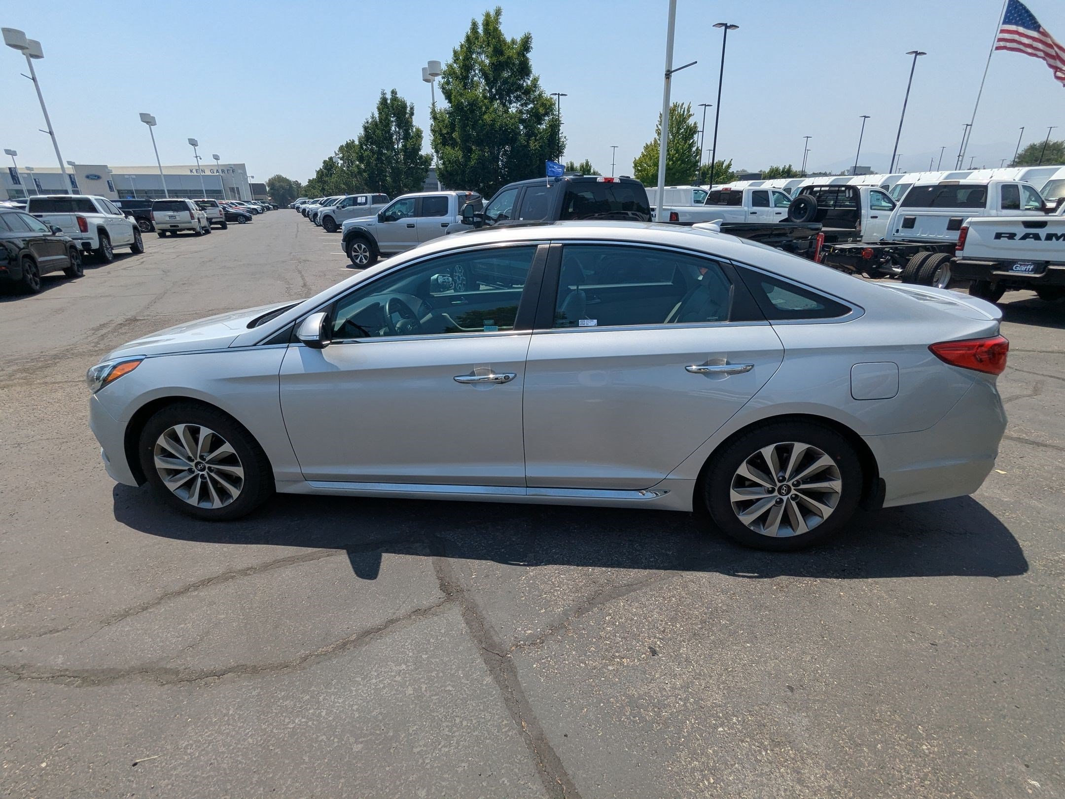 Used 2017 Hyundai Sonata Sport w/ Value Edition Package 02 FWD image 9