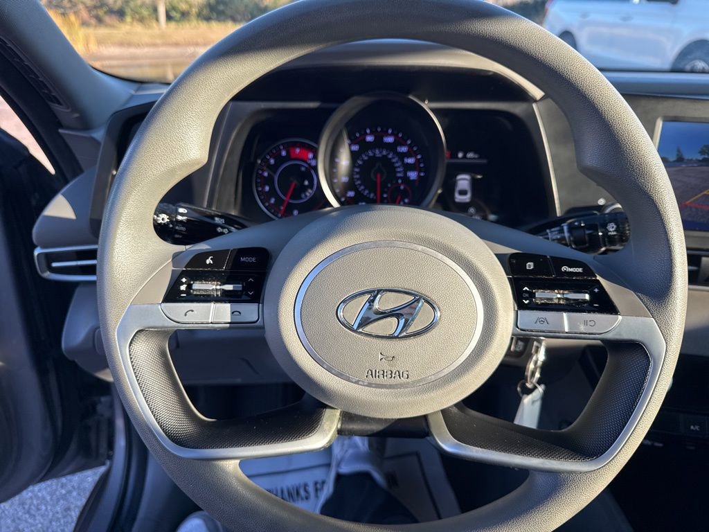 Used 2021 Hyundai Elantra SE image 21