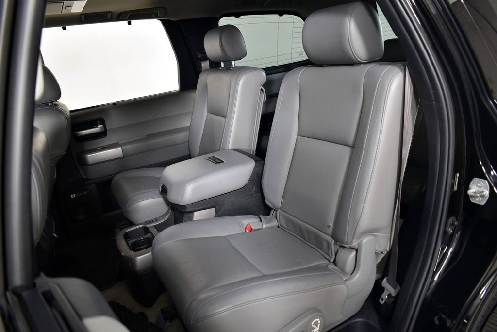 Used 2010 Toyota Sequoia Platinum image 17