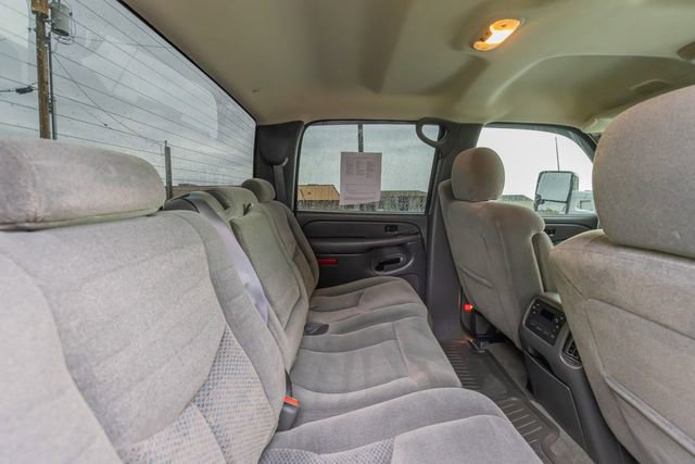 Used 2005 Chevrolet Silverado 2500 LS w/ Heavy-Duty Power Package AWD/4WD image 16