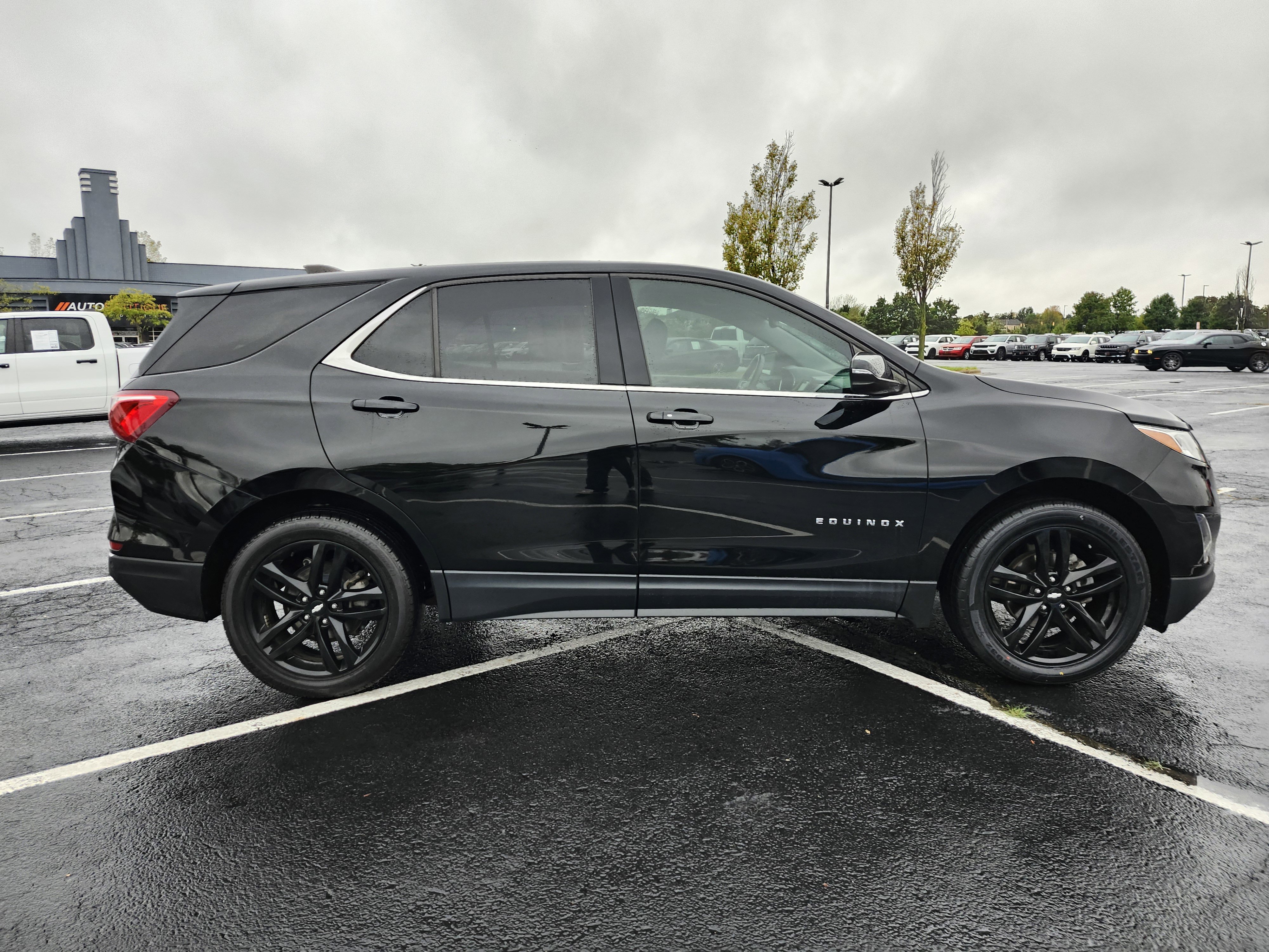 Used 2020 Chevrolet Equinox LT w/ Midnight Edition image 12