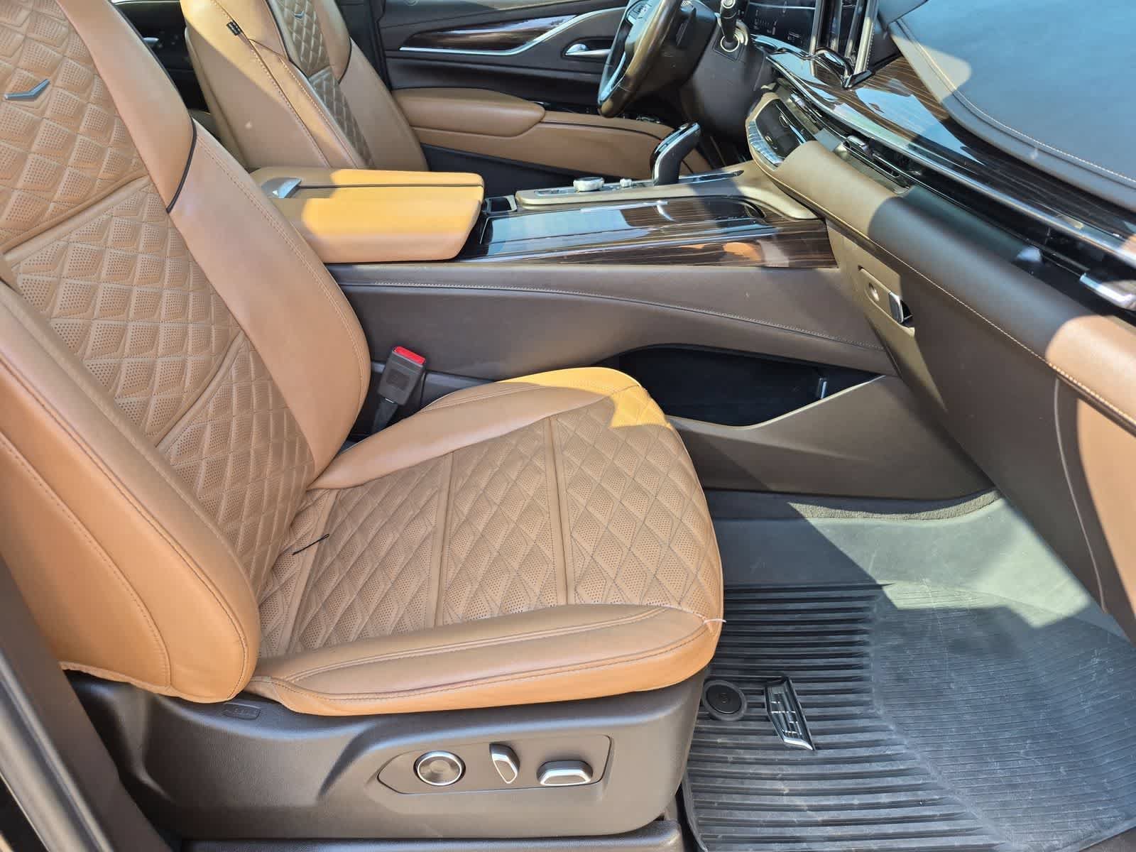 Used 2021 Cadillac Escalade ESV Premium Luxury AWD/4WD image 23
