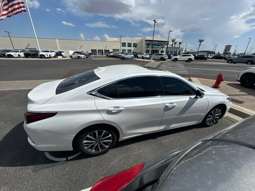 Used 2025 Lexus ES 350 w/ Accessory Package (Z2) FWD image 5