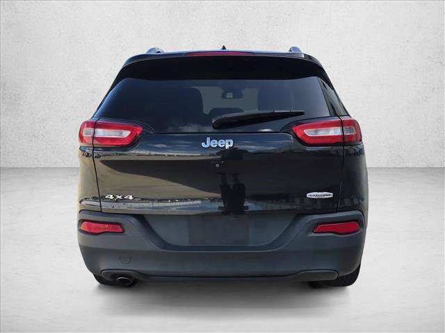 Used 2016 Jeep Cherokee Latitude AWD/4WD image 5