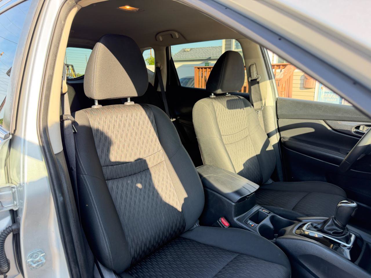 Used 2018 Nissan Rogue SV AWD/4WD image 44