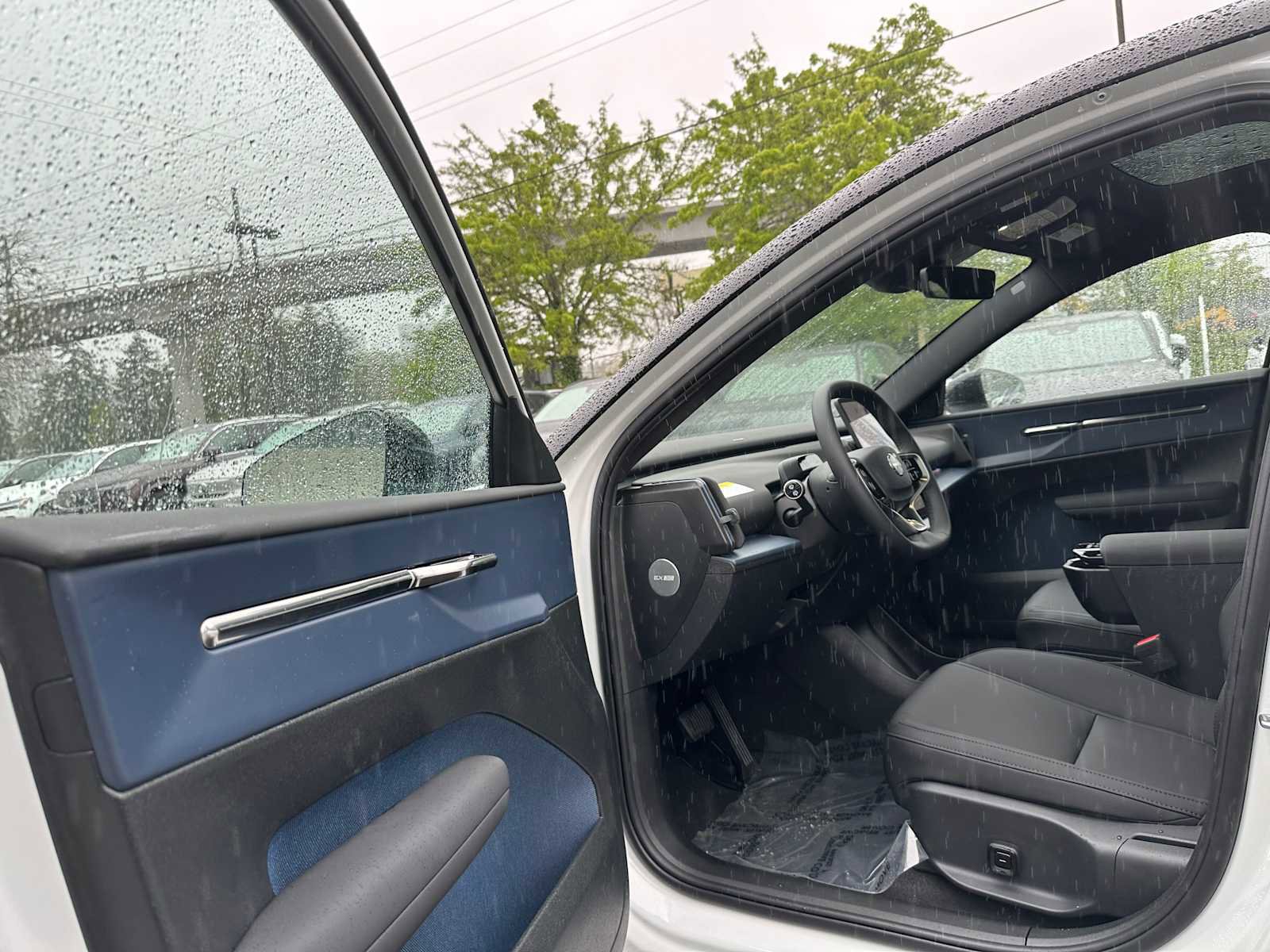 New 2026 Volvo EX30 Plus w/ Protection Package Premier AWD/4WD image 20