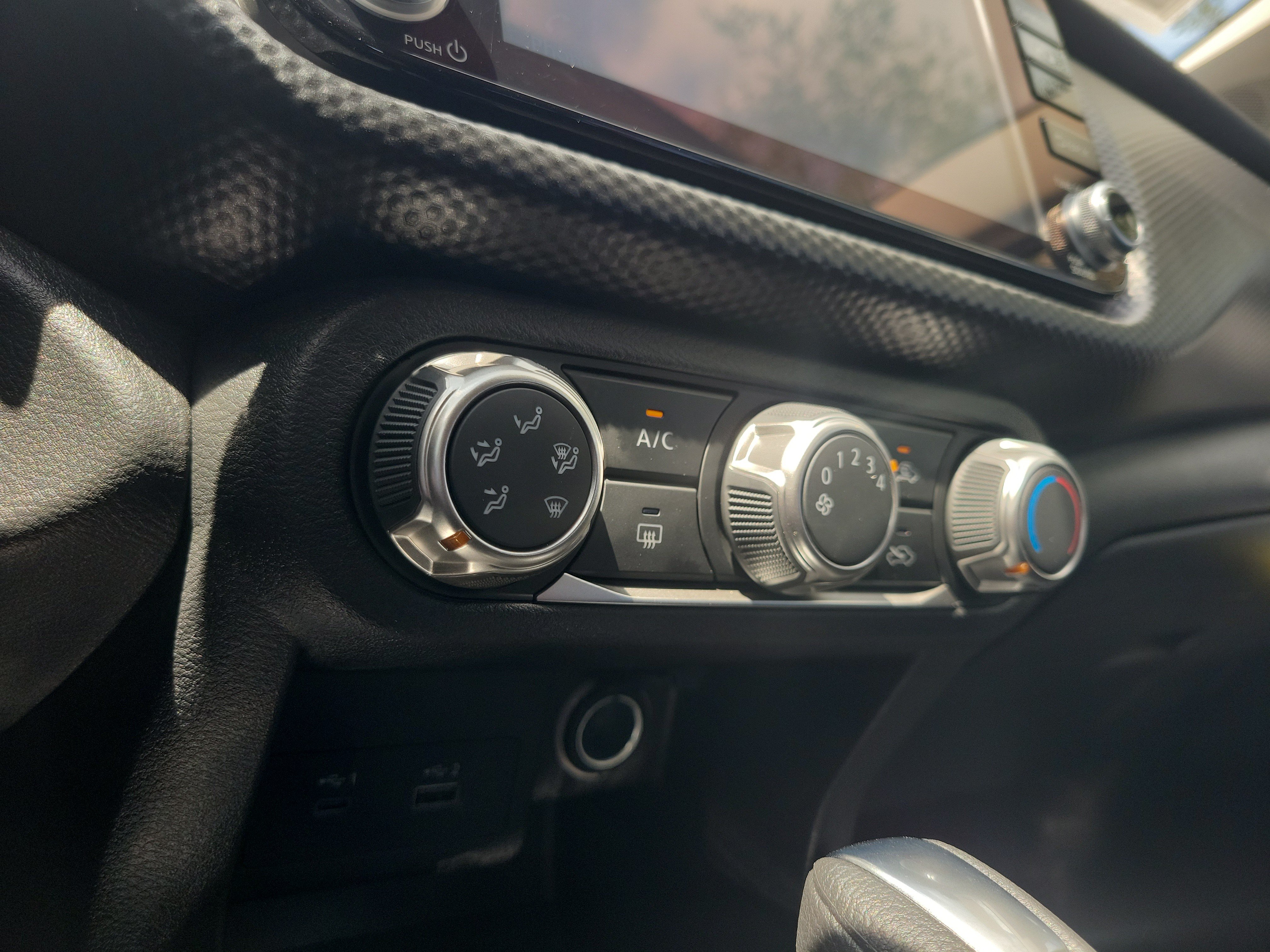 Certified 2024 Nissan Kicks SV FWD image 27