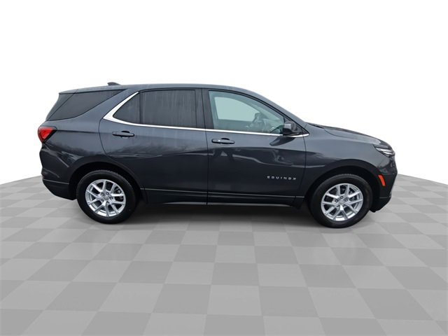 Used 2022 Chevrolet Equinox LT w/ Driver Convenience Package image 9