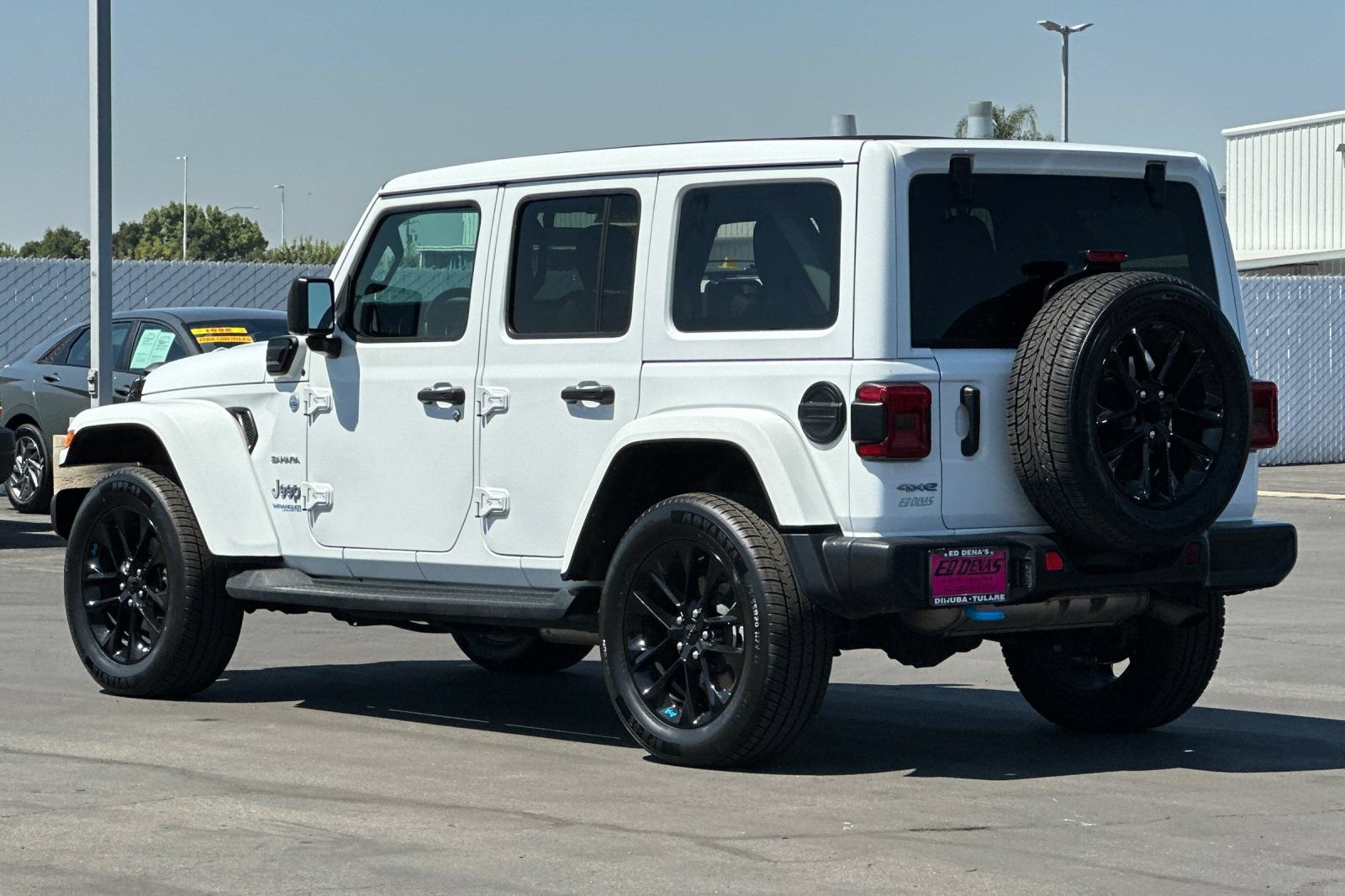 Used 2022 Jeep Wrangler Unlimited Sahara AWD/4WD image 7