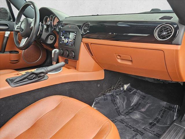 Used 2006 MAZDA MX-5 Miata Grand Touring w/ Premium Pkg image 21
