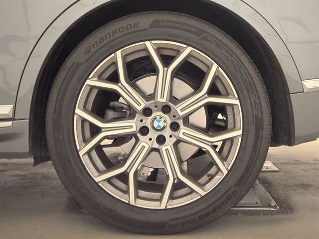 Used 2025 BMW X7 xDrive40i w/ Premium Package AWD/4WD image 10