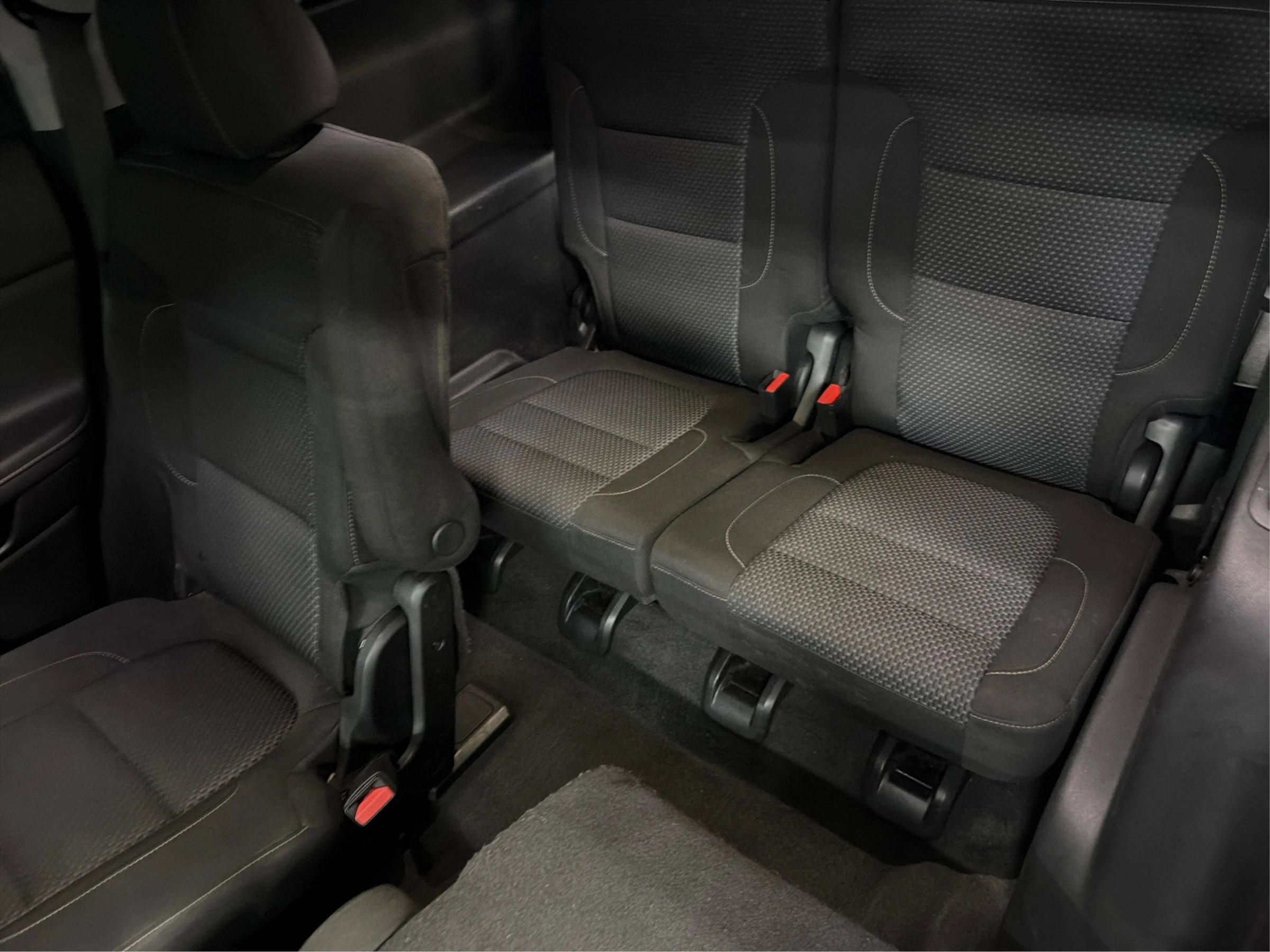 Used 2023 GMC Acadia SLE w/ Driver Convenience Package FWD image 28