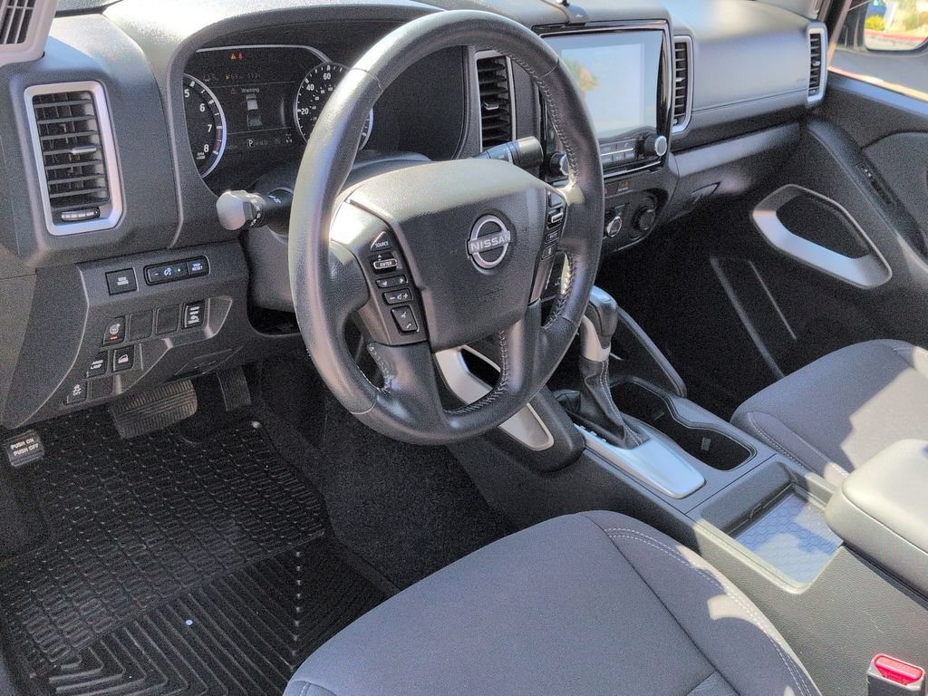 Used 2024 Nissan Frontier SV w/ SV Convenience Package AWD/4WD image 2