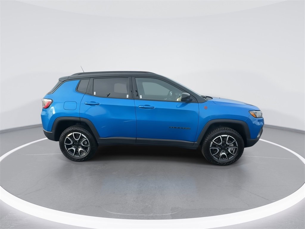 Used 2024 Jeep Compass Trailhawk image 9