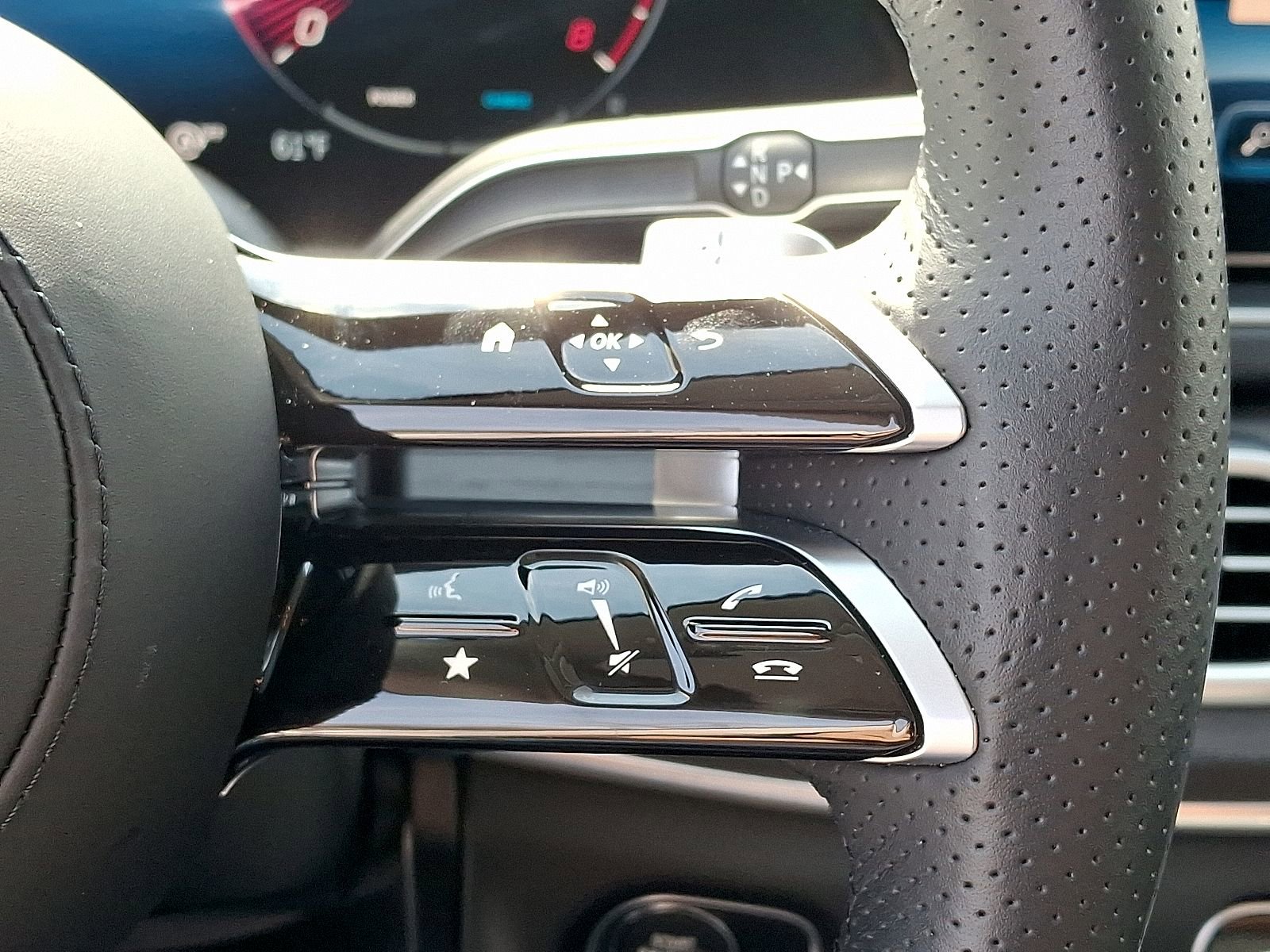 Certified 2025 Mercedes-Benz GLS 450 4MATIC image 22