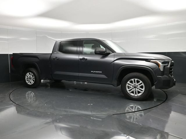 Used 2022 Toyota Tundra SR5 AWD/4WD image 3