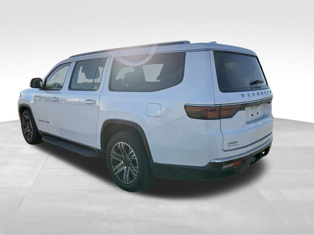 Used 2023 Jeep Wagoneer L Series II image 4