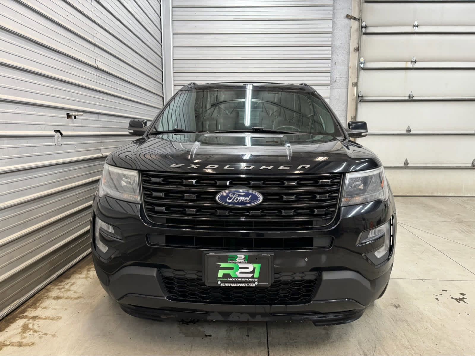 Used 2017 Ford Explorer Sport AWD/4WD image 2