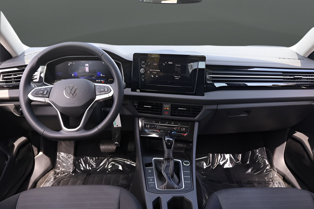 Certified 2025 Volkswagen Jetta S FWD image 15