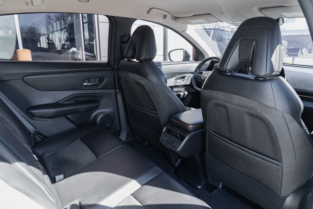 Used 2023 Nissan Ariya AWD image 25