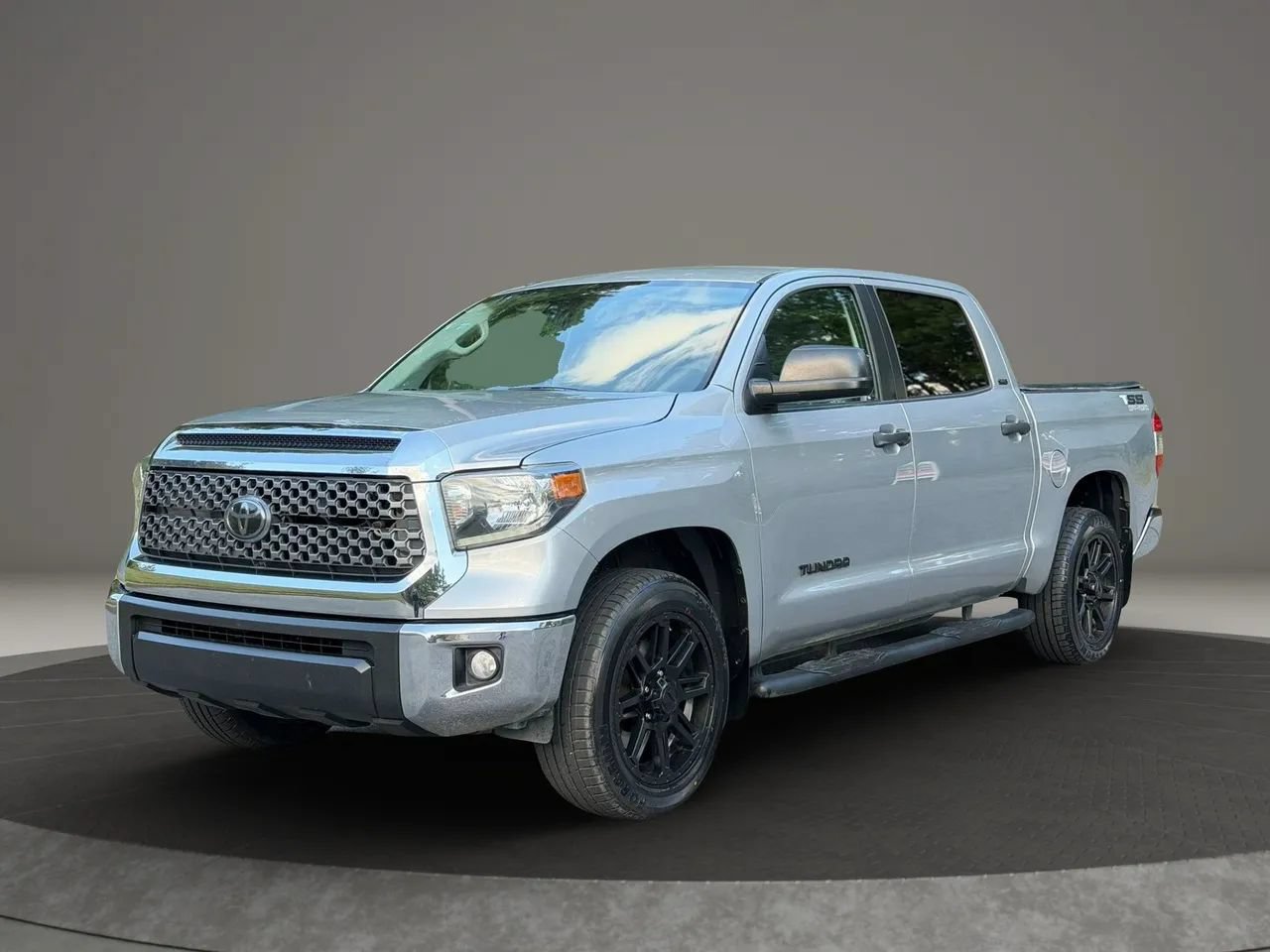 Used 2018 Toyota Tundra SR5 w/ SR5 Upgrade Package