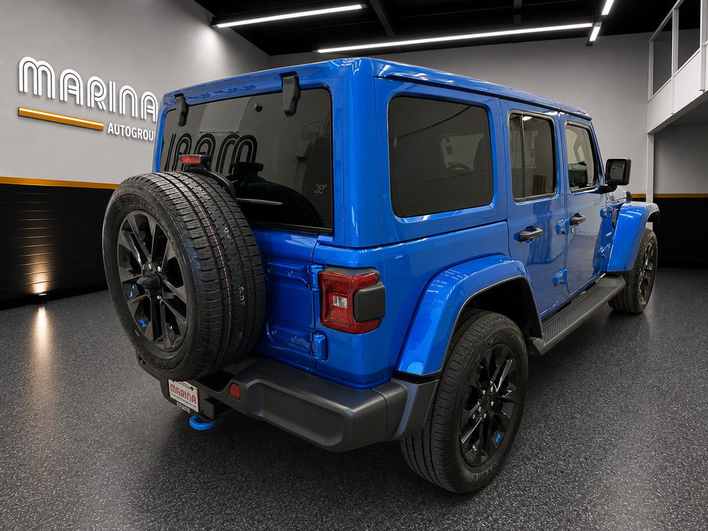 Used 2023 Jeep Wrangler Unlimited Sahara w/ Cold Weather Group AWD/4WD image 14