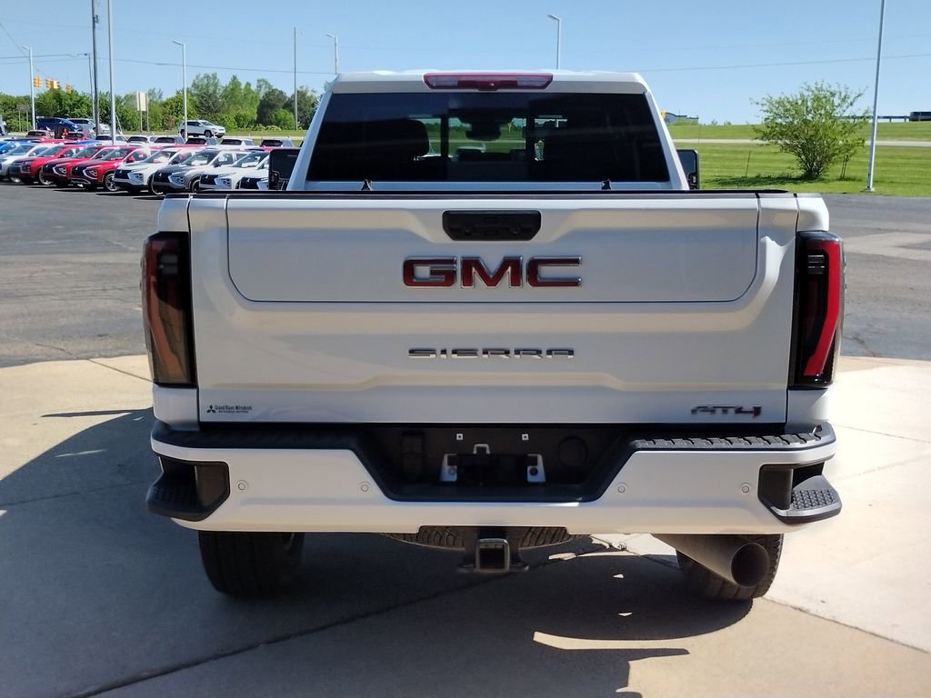 Used 2025 GMC Sierra 2500 AT4 w/ AT4 Premium Plus Package AWD/4WD image 14