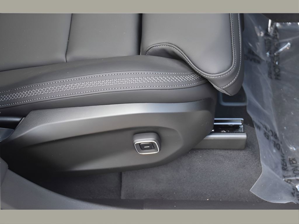 Certified 2025 Volvo EX90 Ultra image 31