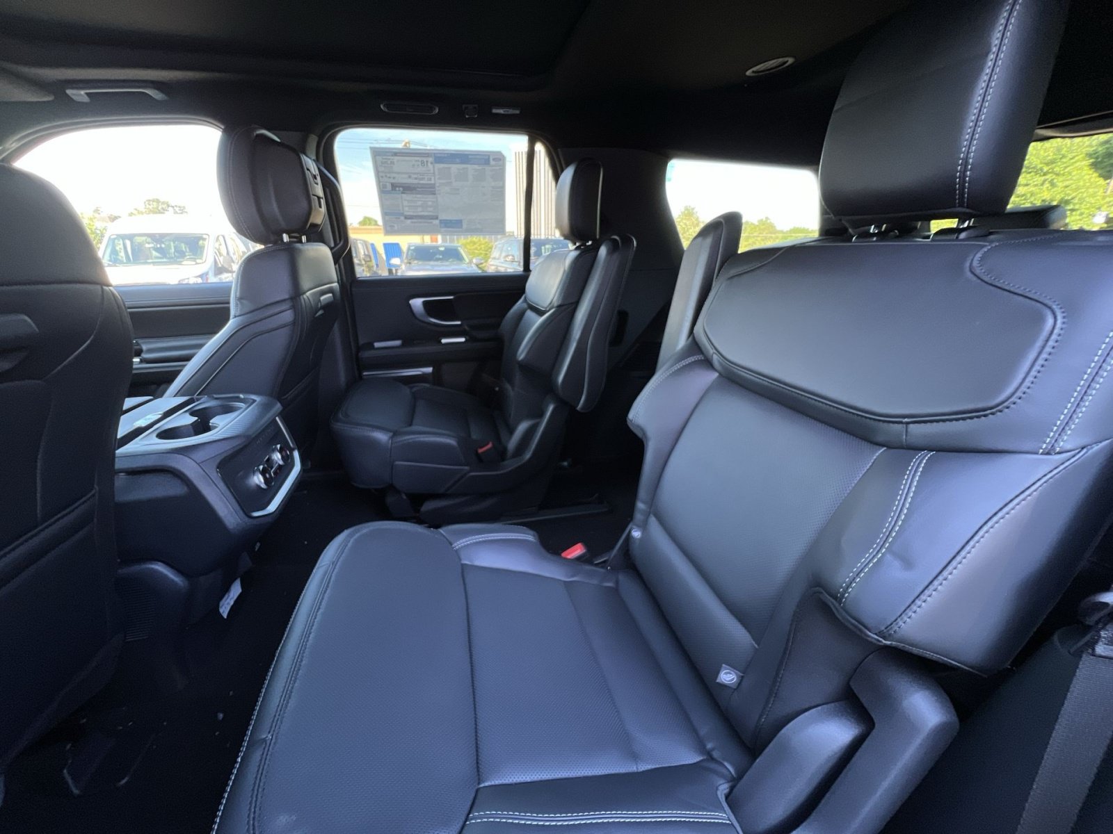 New 2026 Ford Expedition Platinum w/ Stealth Appearance Package AWD/4WD image 25